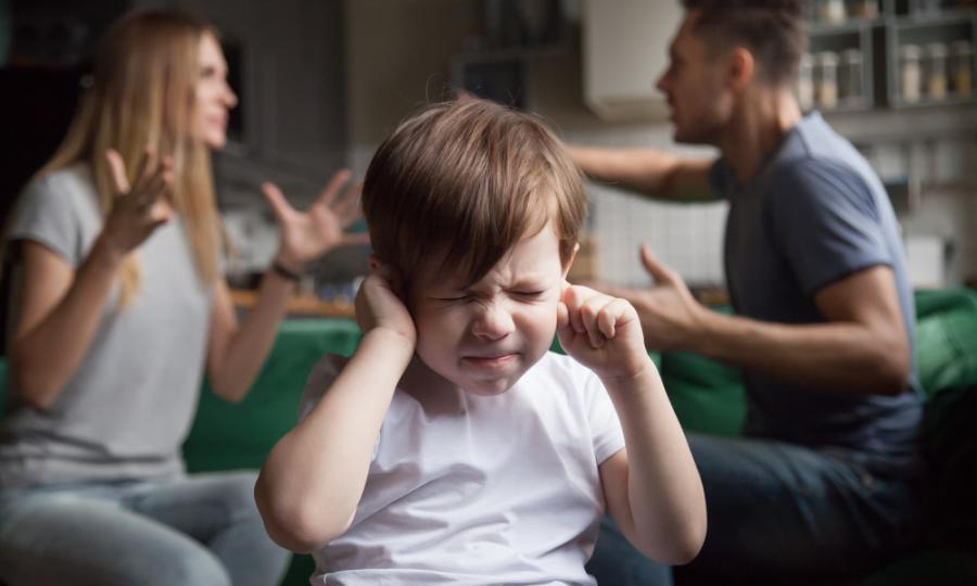 Родители в конфликт за родителски права
